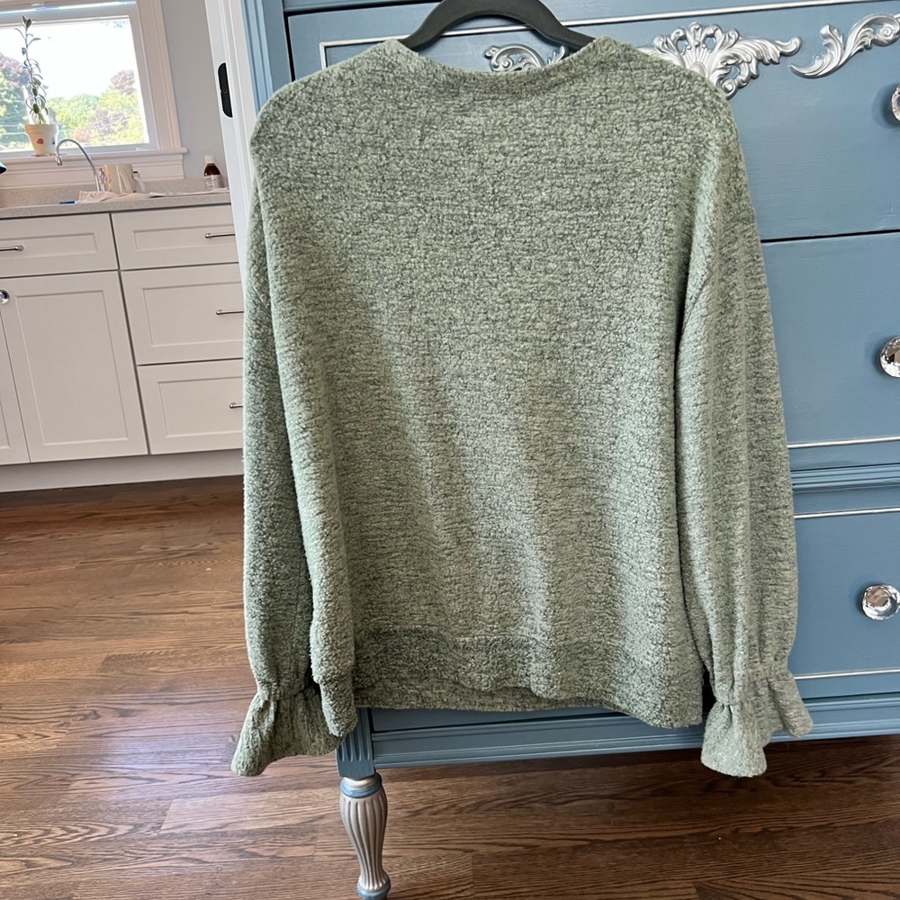 Sweatshirt - Picture 2 of 4
